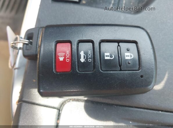 4T1BF1FK3GU596192 2016 TOYOTA CAMRY Белый Вид панели приборов