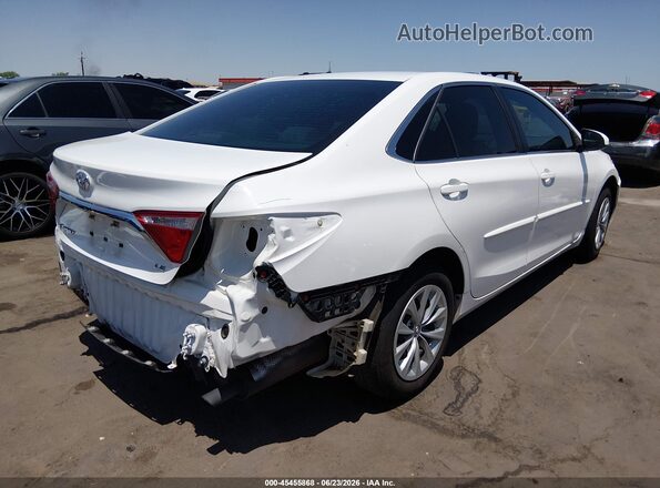 4T1BF1FK3HU357825 2017 TOYOTA CAMRY Silver Trasero derecho