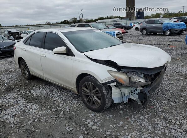 4T1BF1FK3HU435813 2017 TOYOTA CAMRY White Przód prawy