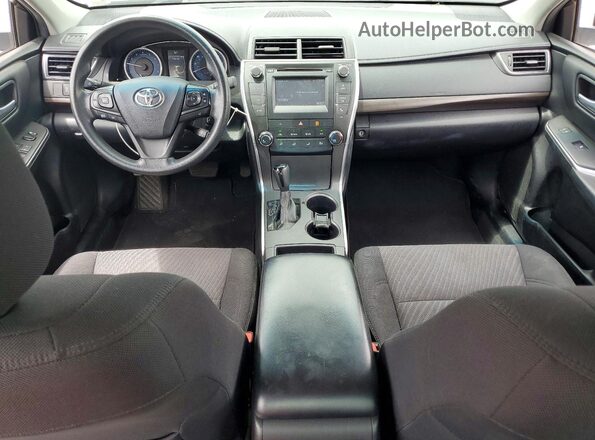 4T1BF1FK3HU620119 2017 TOYOTA CAMRY Silver Widok deski rozdzielczej