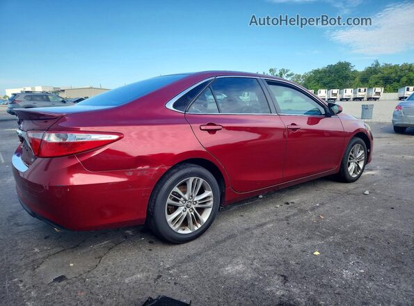 4T1BF1FK3HU641875 2017 TOYOTA CAMRY Бордовый Задняя правая четверть