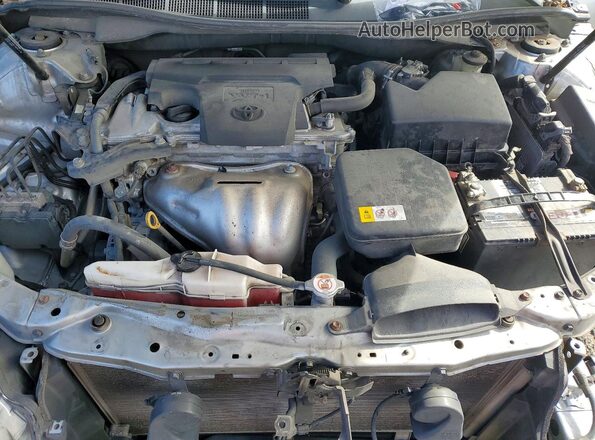 4T1BF1FK3HU660250 2017 TOYOTA CAMRY Silver Rear interior view