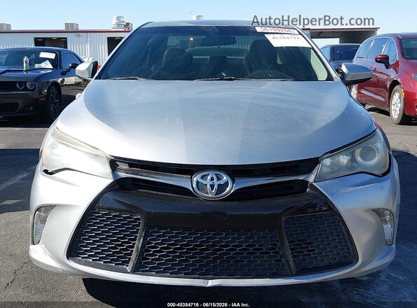 4T1BF1FK3HU747677 2017 TOYOTA CAMRY Silver Вид панелі приладів