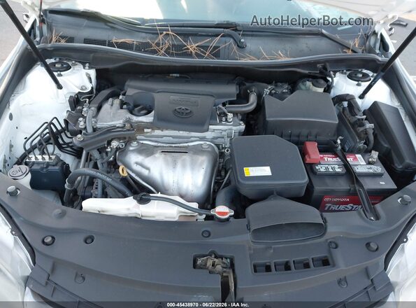 4T1BF1FK4GU234064 2016 TOYOTA CAMRY White Rear view