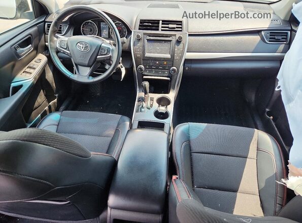 4T1BF1FK4GU527348 2016 TOYOTA CAMRY Silver Առջևի վահանակի տեսք