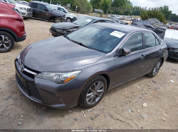 4T1BF1FK4HU274307 2017 TOYOTA CAMRY Gray Przód lewy
