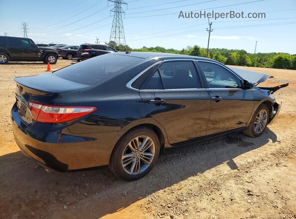4T1BF1FK4HU325899 2017 TOYOTA CAMRY Синий Задняя правая четверть