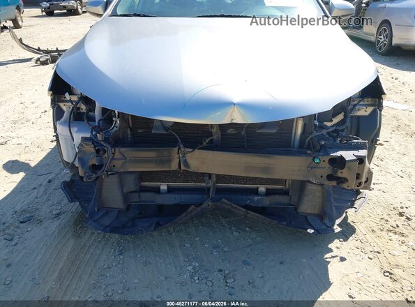 4T1BF1FK4HU351290 2017 TOYOTA CAMRY Серебряный Вид спереди