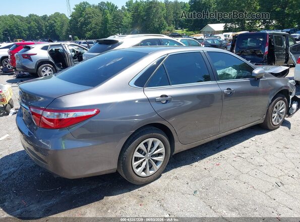 4T1BF1FK4HU448375 2017 TOYOTA CAMRY Gray Rear right