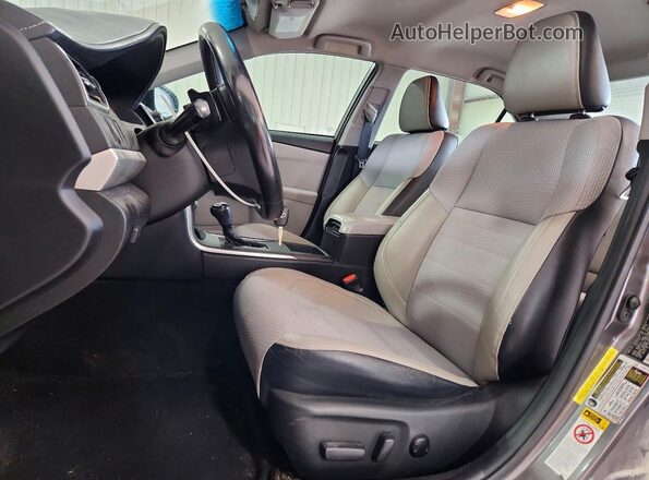 4T1BF1FK4HU641982 2017 TOYOTA CAMRY Gray Vista interior delantera