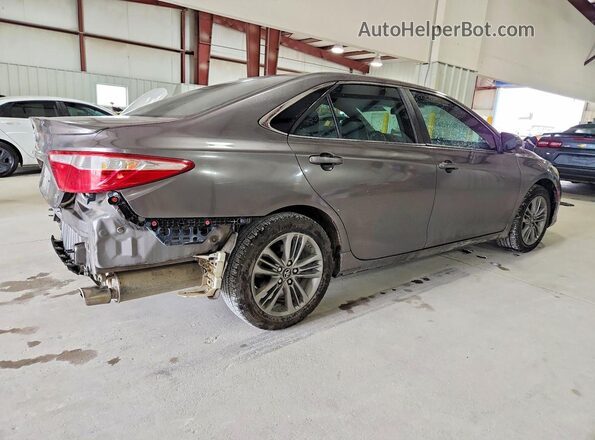 4T1BF1FK4HU641982 2017 TOYOTA CAMRY Gray Trasero derecho