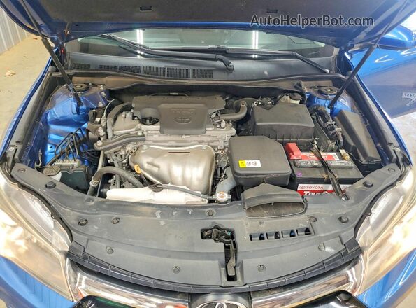4T1BF1FK4HU758252 2017 TOYOTA CAMRY Blue უკანა სალონის ხედი