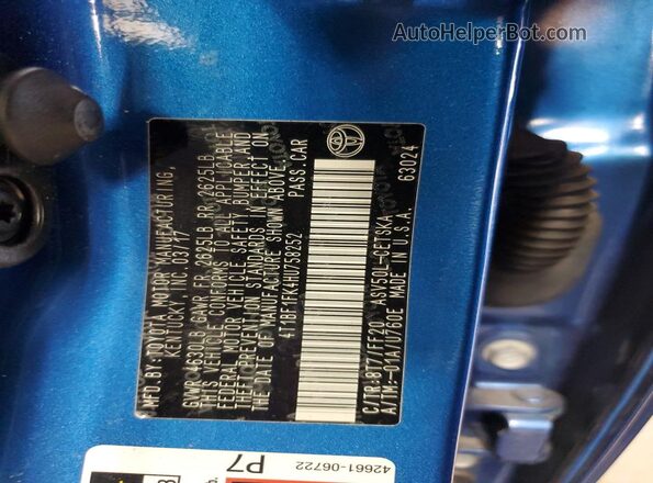 4T1BF1FK4HU758252 2017 TOYOTA CAMRY Blue ძრავის განყოფილების ხედი