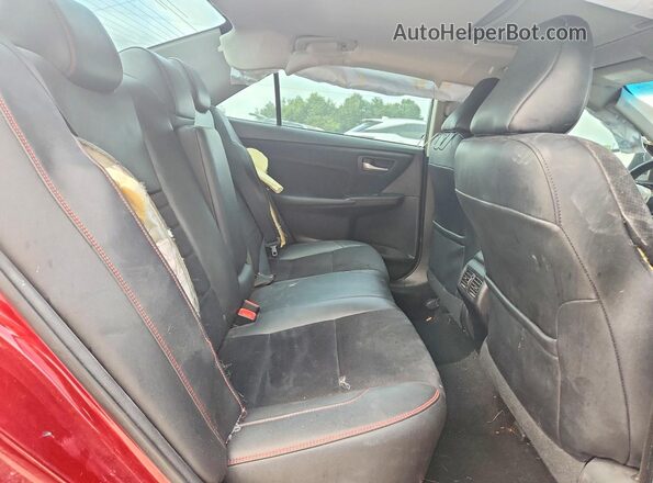 4T1BF1FK4HU785192 2017 TOYOTA CAMRY Red Vista de los asientos traseros