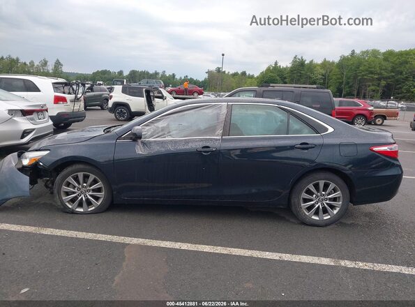 4T1BF1FK4HU794510 2017 TOYOTA CAMRY Navy Rear interior view