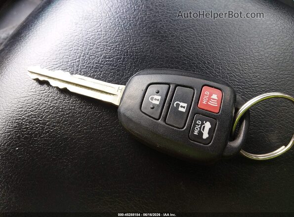 4T1BF1FK5GU212381 2016 TOYOTA CAMRY Light Blue Вид панели приборов