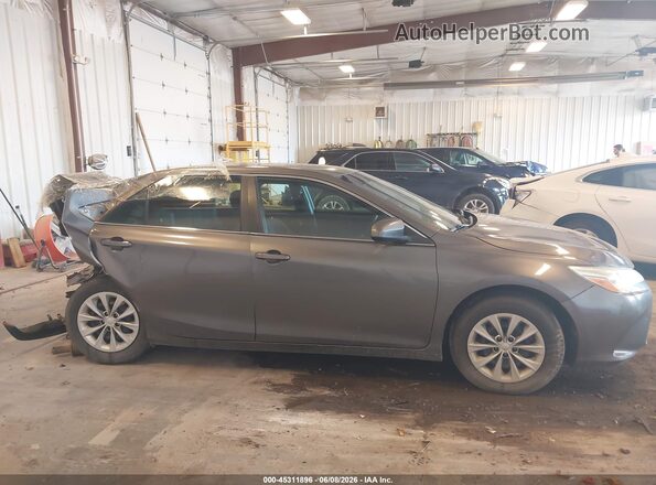 4T1BF1FK5GU517203 2016 TOYOTA CAMRY Gray Vista interior trasera