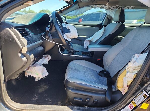4T1BF1FK5HU360807 2017 TOYOTA CAMRY Blue Front interior view