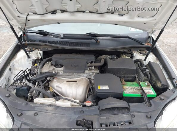 4T1BF1FK6GU128909 2016 TOYOTA CAMRY White Widok z tyłu