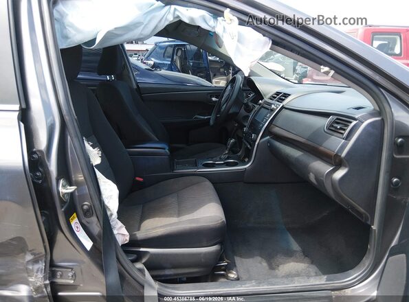 4T1BF1FK6HU423736 2017 TOYOTA CAMRY Gray Вид салону спереду