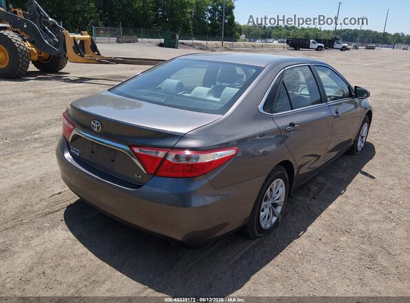4T1BF1FK6HU738147 2017 TOYOTA CAMRY Gray Rear right