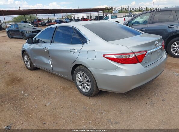 4T1BF1FK6HU795092 2017 TOYOTA CAMRY Серебряный Задняя левая четверть