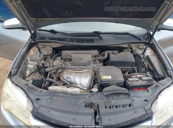 4T1BF1FK6HU795092 2017 TOYOTA CAMRY Серебряный Вид сзади