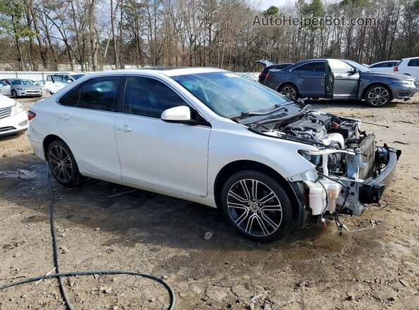 4T1BF1FK7GU159571 2016 TOYOTA CAMRY Белый Передняя правая четверть