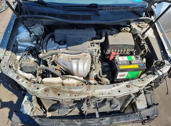 4T1BF1FK7GU253286 2016 TOYOTA CAMRY Silver Vista interior trasera