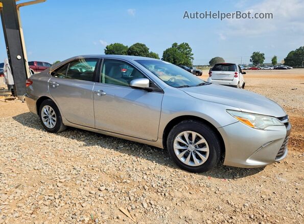 4T1BF1FK8HU293748 2017 TOYOTA CAMRY Gray Передня права чверть