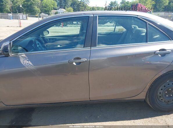 4T1BF1FK8HU619919 2017 TOYOTA CAMRY Gray 