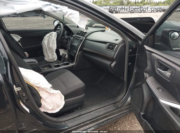 4T1BF1FK8HU622027 2017 TOYOTA CAMRY Black Front interior view