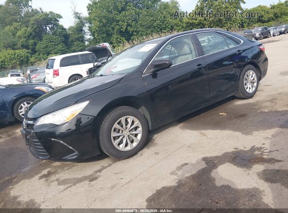 4T1BF1FK8HU718384 2017 TOYOTA CAMRY Black Առջևի ձախ երեք քառորդ տեսարան