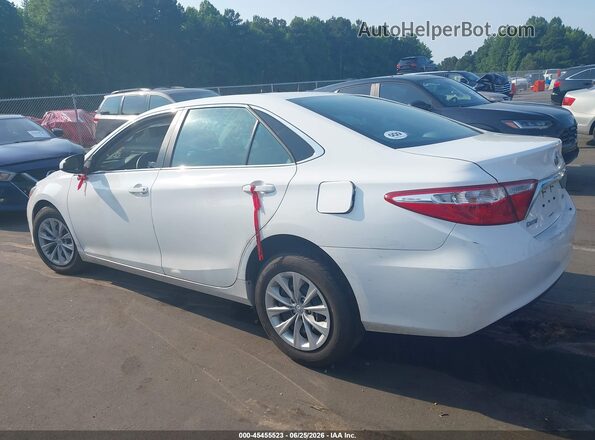 4T1BF1FK8HU740465 2017 TOYOTA CAMRY White Սալոնի հետևի տեսք
