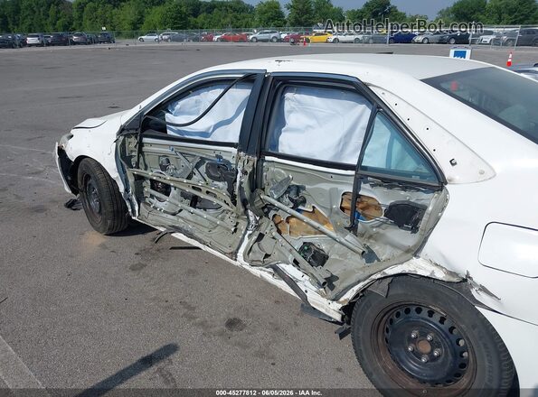 4T1BF1FK9GU568042 2016 TOYOTA CAMRY White 