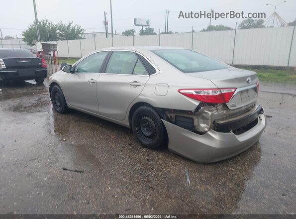 4T1BF1FK9HU793398 2017 TOYOTA CAMRY Gold Trasero izquierdo