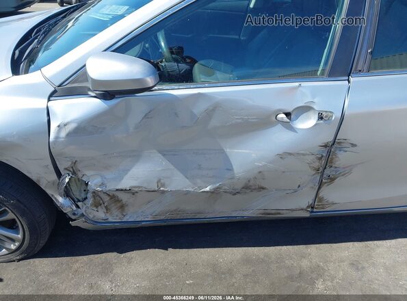 4T1BF1FKXGU243576 2016 TOYOTA CAMRY Серебряный Вид спереди