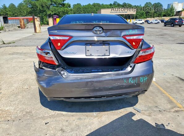 4T1BF1FKXGU548298 2016 TOYOTA CAMRY Charcoal Rear view