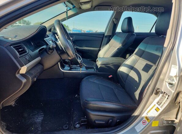 4T1BF1FKXHU444959 2017 TOYOTA CAMRY Silver Вид салону спереду