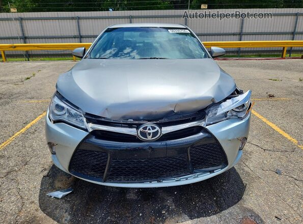 4T1BF1FKXHU618822 2017 TOYOTA CAMRY Silver წინა ხედი
