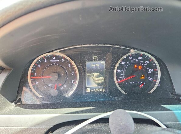 4T1BF1FKXHU618822 2017 TOYOTA CAMRY Silver ხელსაწყოთა პანელის ხედი