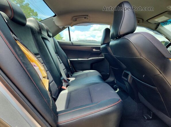 4T1BF1FKXHU618822 2017 TOYOTA CAMRY Silver უკანა სავარძლების ხედი