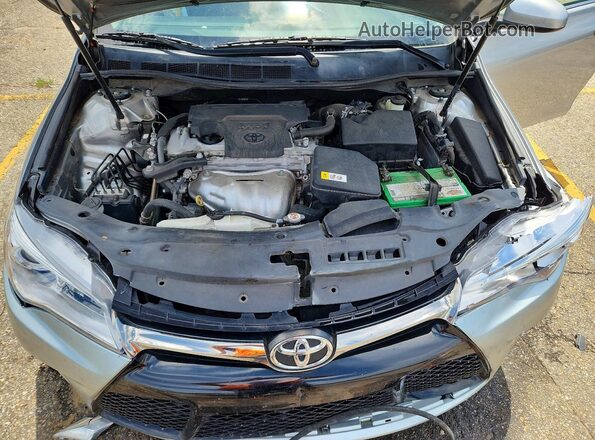 4T1BF1FKXHU618822 2017 TOYOTA CAMRY Silver უკანა სალონის ხედი