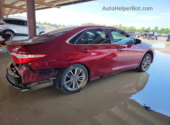 4T1BF1FKXHU620053 2017 TOYOTA CAMRY Красный Задняя правая четверть