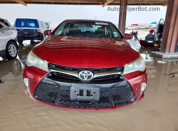 4T1BF1FKXHU620053 2017 TOYOTA CAMRY Красный Вид спереди
