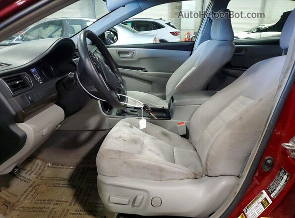 4T1BF1FKXHU759938 2017 TOYOTA CAMRY Бордовый Вид салона спереди