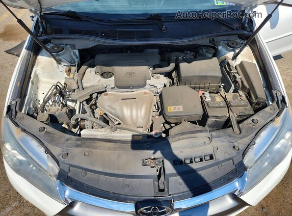 4T1BF1FKXHU795290 2017 TOYOTA CAMRY White Widok wnętrza z tyłu