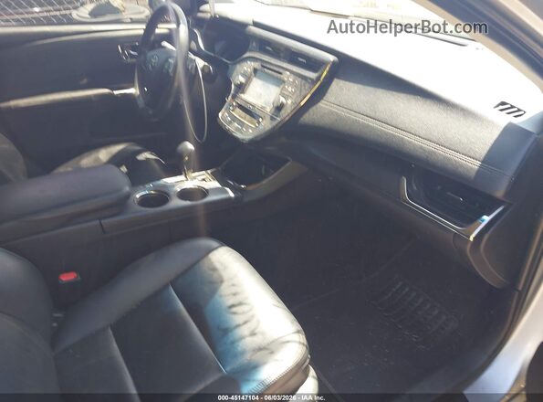 4T1BK1EB0JU288272 2018 TOYOTA AVALON Серебряный Вид салона спереди