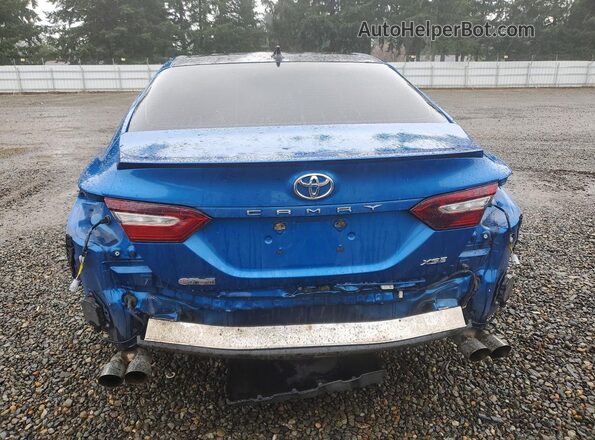 4T1BZ1HK3JU003829 2018 TOYOTA CAMRY Blue Вид ззаду