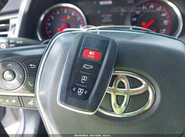 4T1BZ1HK5KU025350 2019 TOYOTA CAMRY Silver Widok deski rozdzielczej